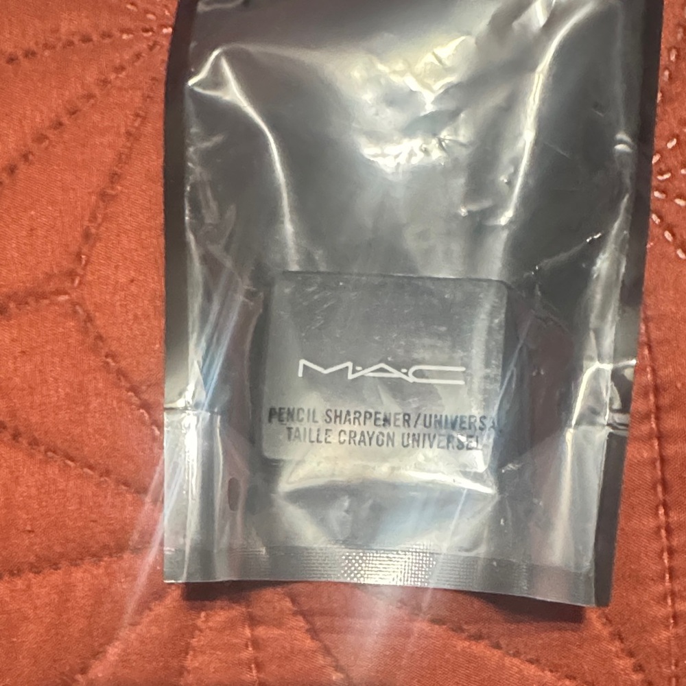 MAC Cosmetics Universal Pencil Sharpener